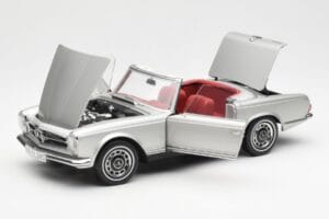 Mercedes 280 SL W113 Pagoda Silver Schuco 1:18 450035000 Metall — bild 2 av 8