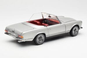 Mercedes 280 SL W113 Pagoda Silver Schuco 1:18 450035000 Metall — bild 3 av 8