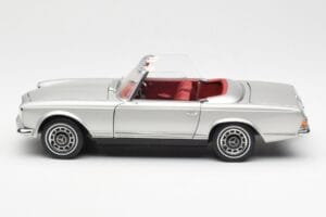 Mercedes 280 SL W113 Pagoda Silver Schuco 1:18 450035000 Metall — bild 4 av 8