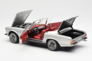 Mercedes 280 SL W113 Pagoda Silver Schuco 1:18 450035000 Metall — bild 5 av 8