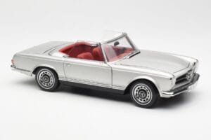 Mercedes 280 SL W113 Pagoda Silver Schuco 1:18 450035000 Metall — bild 6 av 8