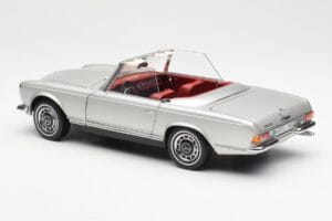 Mercedes 280 SL W113 Pagoda Silver Schuco 1:18 450035000 Metall — bild 7 av 8