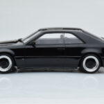 Mercedes 300 CE C124 AMG The Hammer Svart Otto 1:18 - image 3 of 6