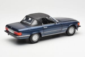 Mercedes 300 SL R107 Nautisk Blå Norev 1:18 183466 Metall — bild 3 av 8