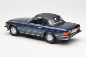Mercedes 300 SL R107 Nautisk Blå Norev 1:18 183466 Metall — bild 7 av 8