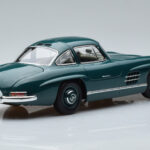 Mercedes 300 SL W198 Gullwing Grön Norev 1:18 - image 3 of 7