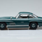 Mercedes 300 SL W198 Gullwing Grön Norev 1:18 - image 4 of 7