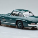 Mercedes 300 SL W198 Gullwing Grön Norev 1:18 - image 6 of 7