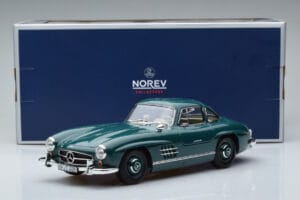 Mercedes 300 SL W198 Gullwing Grön Norev 1:18 183851 Metall — bild 7 av 7