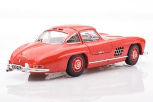Mercedes 300 SL W198 Gullwing Röd Minichamps 1:18 110037211 Metall — bild 3 av 8