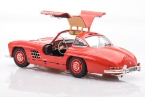Mercedes 300 SL W198 Gullwing Röd Minichamps 1:18 110037211 Metall — bild 5 av 8