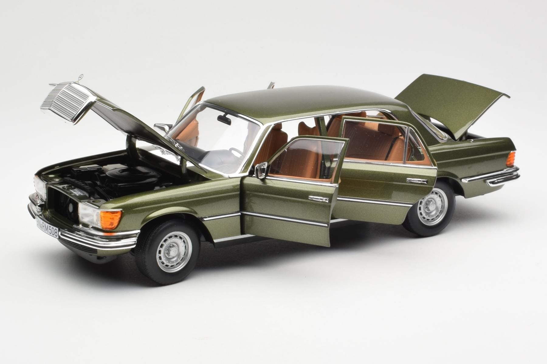 Mercedes 450SEL 6.9 W116 Grön Metallic Norev 1:18 183455 Metall — bild 2 av 8