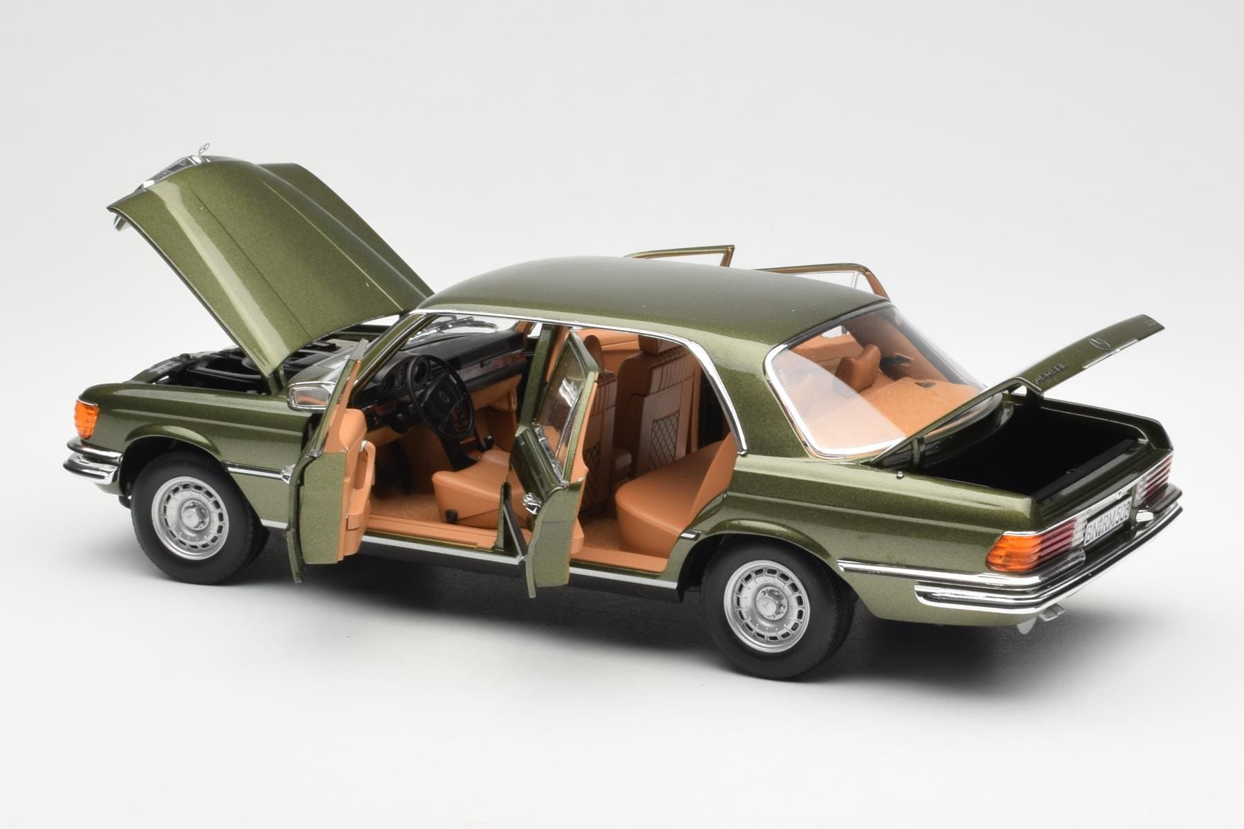 Mercedes 450SEL 6.9 W116 Grön Metallic Norev 1:18 183455 Metall — bild 5 av 8