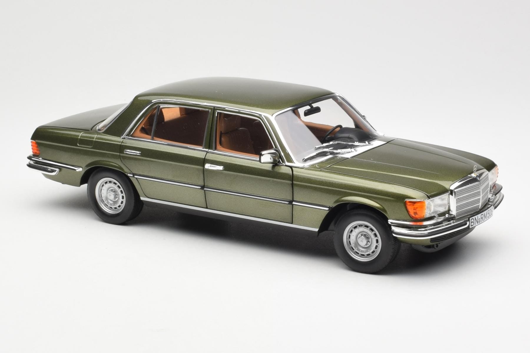 Mercedes 450SEL 6.9 W116 Grön Metallic Norev 1:18 183455 Metall — bild 6 av 8