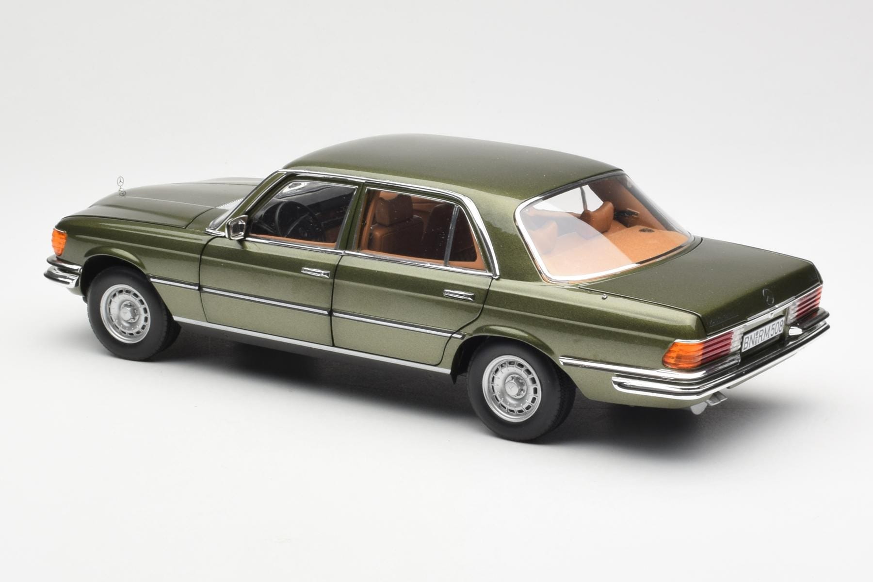 Mercedes 450SEL 6.9 W116 Grön Metallic Norev 1:18 183455 Metall — bild 7 av 8