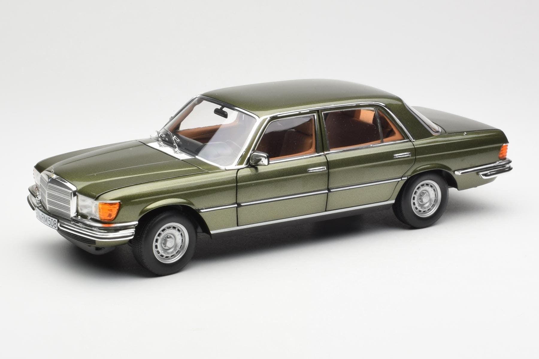 Mercedes 450SEL 6.9 W116 Grön Metallic Norev 1:18 183455 Metall