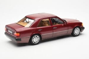 Mercedes 500E W124 Röd Metallic Återförsäljarutgåva Norev 1:18 B66040699 Metall — bild 3 av 8