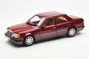Mercedes 500E W124 Röd Metallic Återförsäljarutgåva Norev 1:18 B66040699