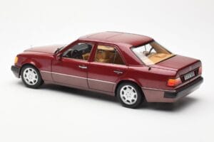 Mercedes 500E W124 Röd Metallic Återförsäljarutgåva Norev 1:18 B66040699 Metall — bild 7 av 8