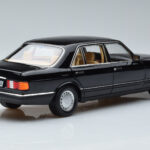 Mercedes 560 SEL W126 Svart Norev 1:18 - image 3 of 7