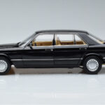 Mercedes 560 SEL W126 Svart Norev 1:18 - image 4 of 7