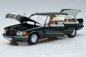 Mercedes 560 SEL W126 Mörkgrön Metallic Norev 1:18 B66040682 Metall — bild 2 av 7