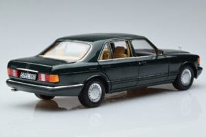 Mercedes 560 SEL W126 Mörkgrön Metallic Norev 1:18 B66040682 Metall — bild 3 av 7