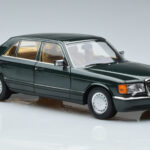 Mercedes 560 SEL W126 Mörkgrön Metallic Norev 1:18 - image 5 of 7