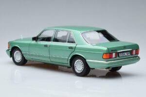 Mercedes 560 SEL W126 Ljusgrön Norev 1:18 183469 Metall — bild 6 av 7