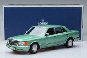 Mercedes 560 SEL W126 Ljusgrön Norev 1:18 183469 Metall — bild 7 av 7