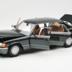 Mercedes 560 SEL W126 Night Grön Metallic Dealer Edition Norev 1:18 B66040626 - image 2 of 8