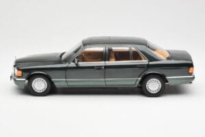 Mercedes 560 SEL W126 Night Grön Metallic Dealer Edition Norev 1:18 B66040626 Metall — bild 4 av 8