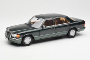 Mercedes 560 SEL W126 Night Grön Metallic Dealer Edition Norev 1:18 B66040626