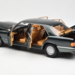 Mercedes 560 SEL W126 Night Grön Metallic Dealer Edition Norev 1:18 B66040626 - image 5 of 8