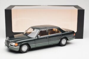 Mercedes 560 SEL W126 Night Grön Metallic Dealer Edition Norev 1:18 B66040626 Metall — bild 8 av 8