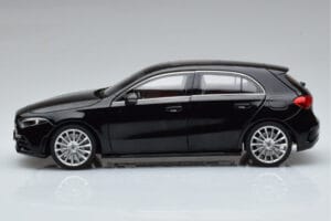 Mercedes A-Class W177 AMG Line Norev 1:18 183861 Metall — bild 4 av 7