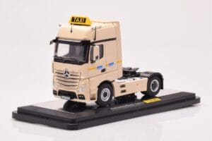 Mercedes Actros Gigaspace IAA 2012 Taxi NZG 1:50 MM0015 Metall — bild 2 av 4