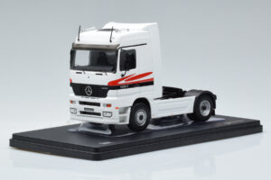 Mercedes Actros MP1 Vit IXO 1:43 TR064