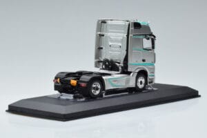 Mercedes Actros MP4 Racing Edition IXO 1:43 TR091 Metall — bild 2 av 6