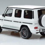Mercedes AMG G63 Edition 55 W463 Vit GT Spirit 1:18 - image 5 of 6