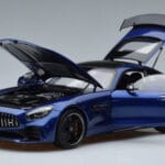 Mercedes AMG GT R C190 Brilliantblå AUTOart 1:18 76334 Metall - image 2 of 7