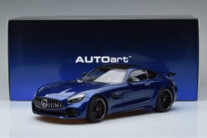 Mercedes AMG GT R C190 Brilliantblå AUTOart 1:18 76334 Metall — bild 7 av 7