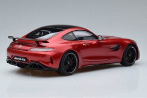 Mercedes AMG GT R C190 Kardinalröd AUTOart 1:18 76331 Metall — bild 3 av 7