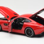 Mercedes AMG GT C190 Röd Norev 1:18 183496 - image 5 of 8