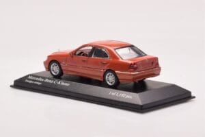 Mercedes C-Class W202 C240 Orange Metallic Minichamps 1:43 430037000 Metall — bild 3 av 4