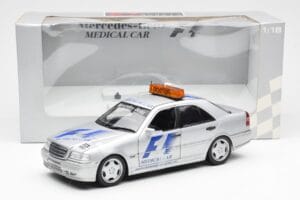 Mercedes C-Class W202 AMG Medical Car F1 1997 UT Models 1:18 26106 Metall — bild 6 av 6