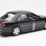 Mercedes C-Class W202 C36 AMG Svart Metallic UT Models 1:18 - image 2 of 6