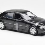 Mercedes C-Class W202 C36 AMG Svart Metallic UT Models 1:18 - image 4 of 6