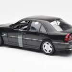 Mercedes C-Class W202 C36 AMG Svart Metallic UT Models 1:18 - image 5 of 6