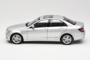 Mercedes C-Class W204 Avantgarde Silver AUTOart 1:18 B66962368 Metall — bild 4 av 8
